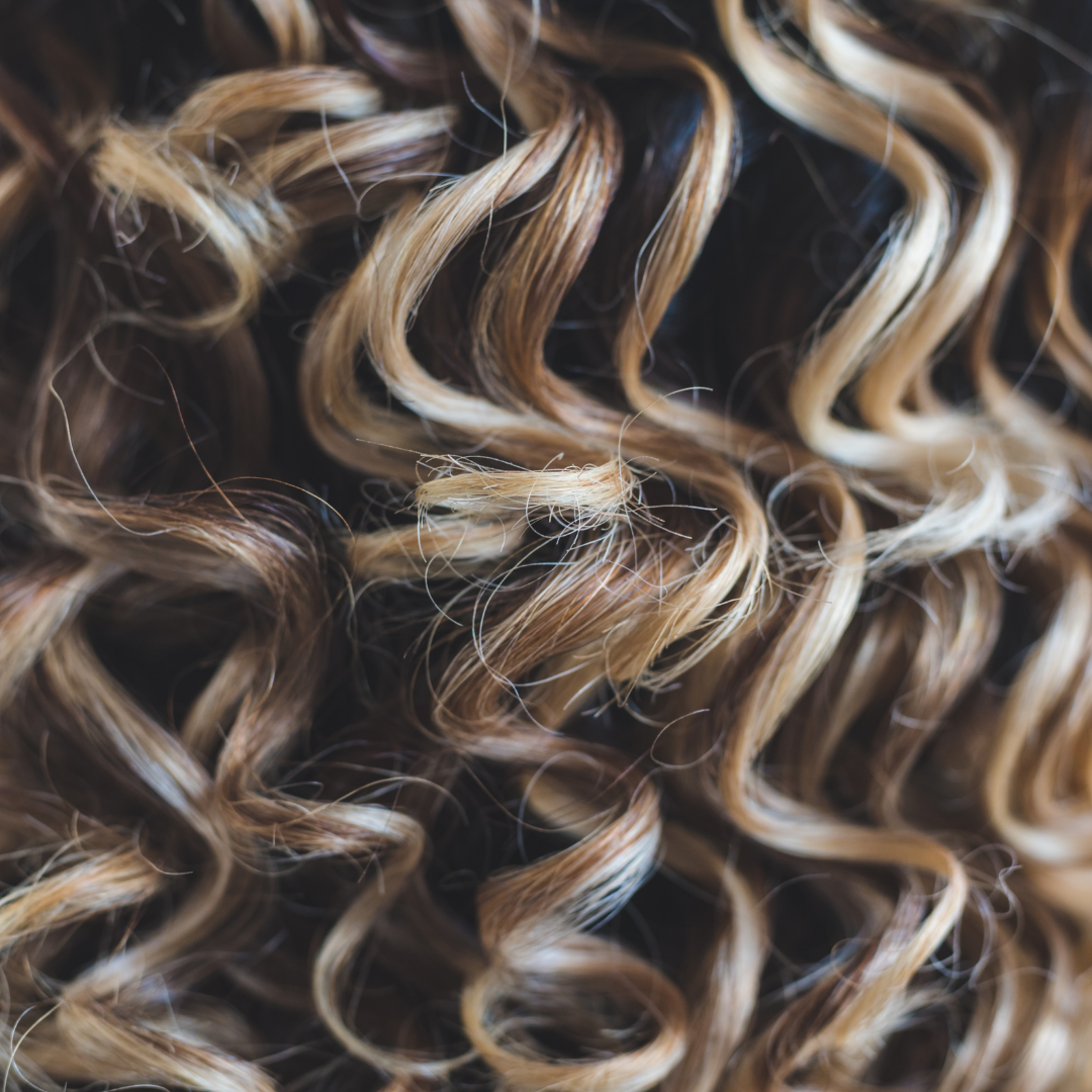 Browlift qui frise ou boucle : causes et solutions