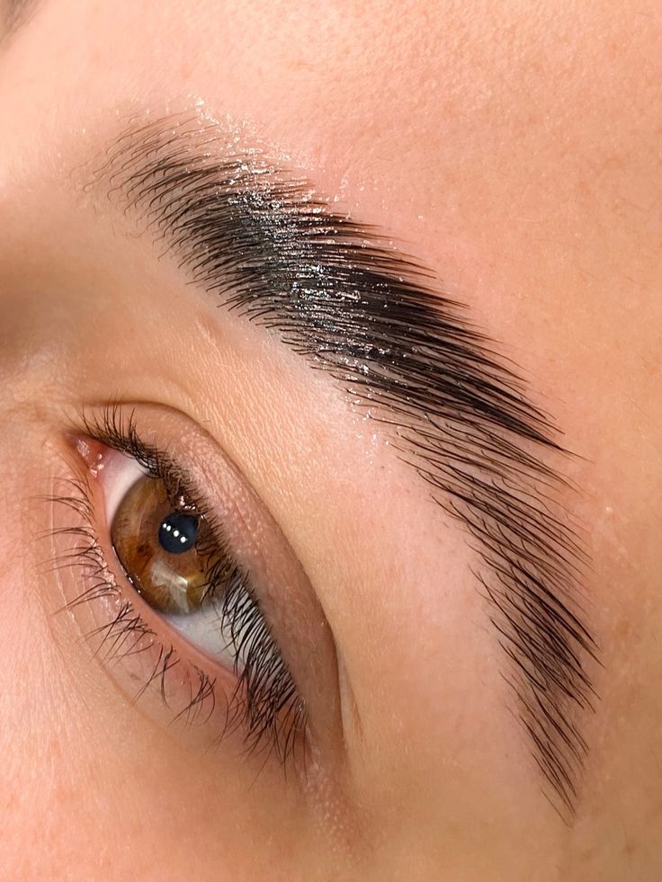 Formation "Réaliser une prestation de rehaussement de cils et de sourcils"