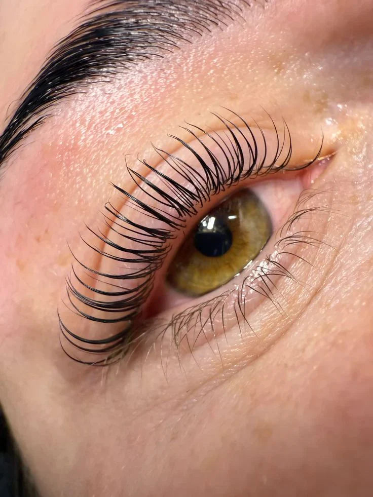 🧴 Le Lashlift Coréen : La Révolution du Regard Naturel – Tout Ce Que Vous Devez Savoir